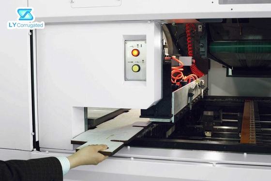 Macchina del contenitore di cartone 34KW, macchina tagliante della base di 1120X1620mm
